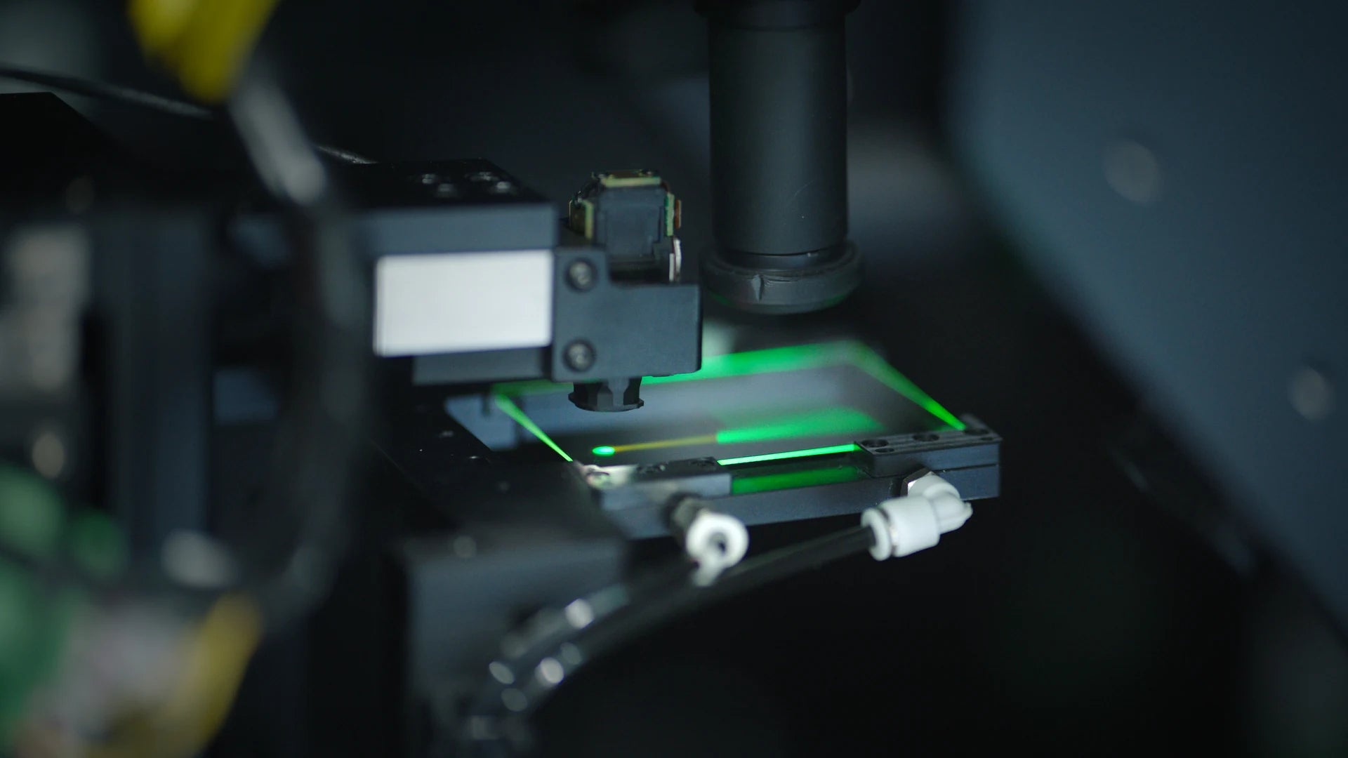 Volume-holographic waveguide production equipment aligning an optical element